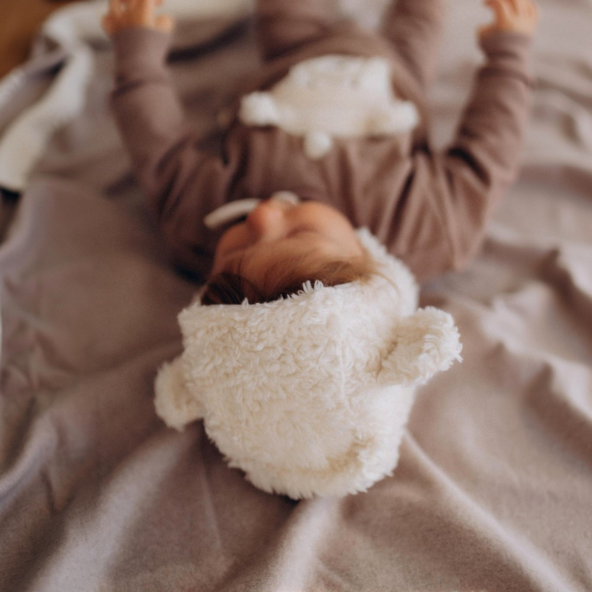 PLUSH HAT WITH TEDDY EARS WITH MERINO WOOL LINING