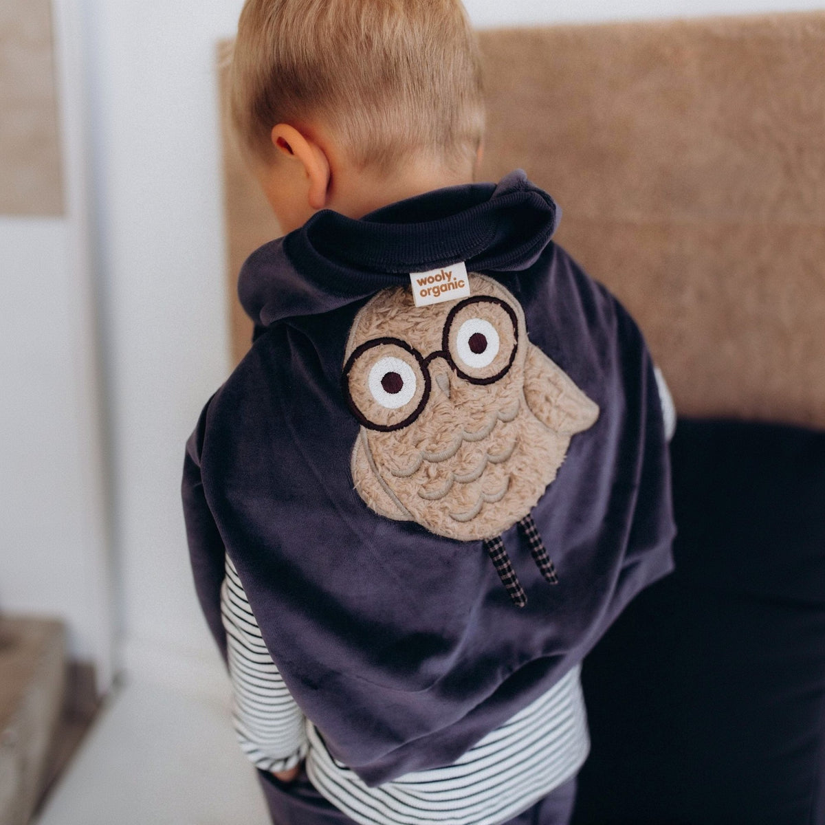 DŽEMPERIS AR IZŠUVUMU – GOTS – AW26