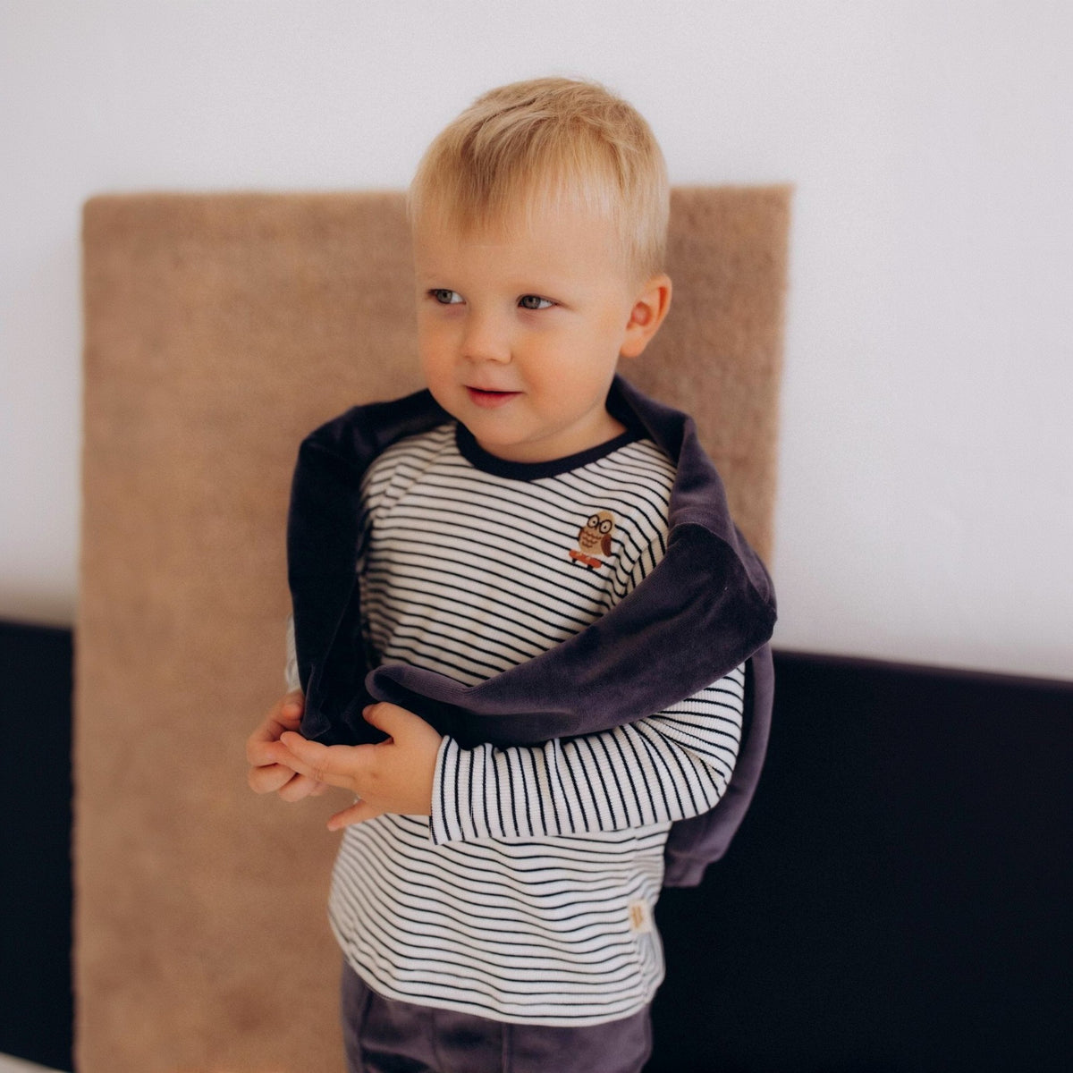 KREKLS AR IZŠUVUMU - GOTS - AW26