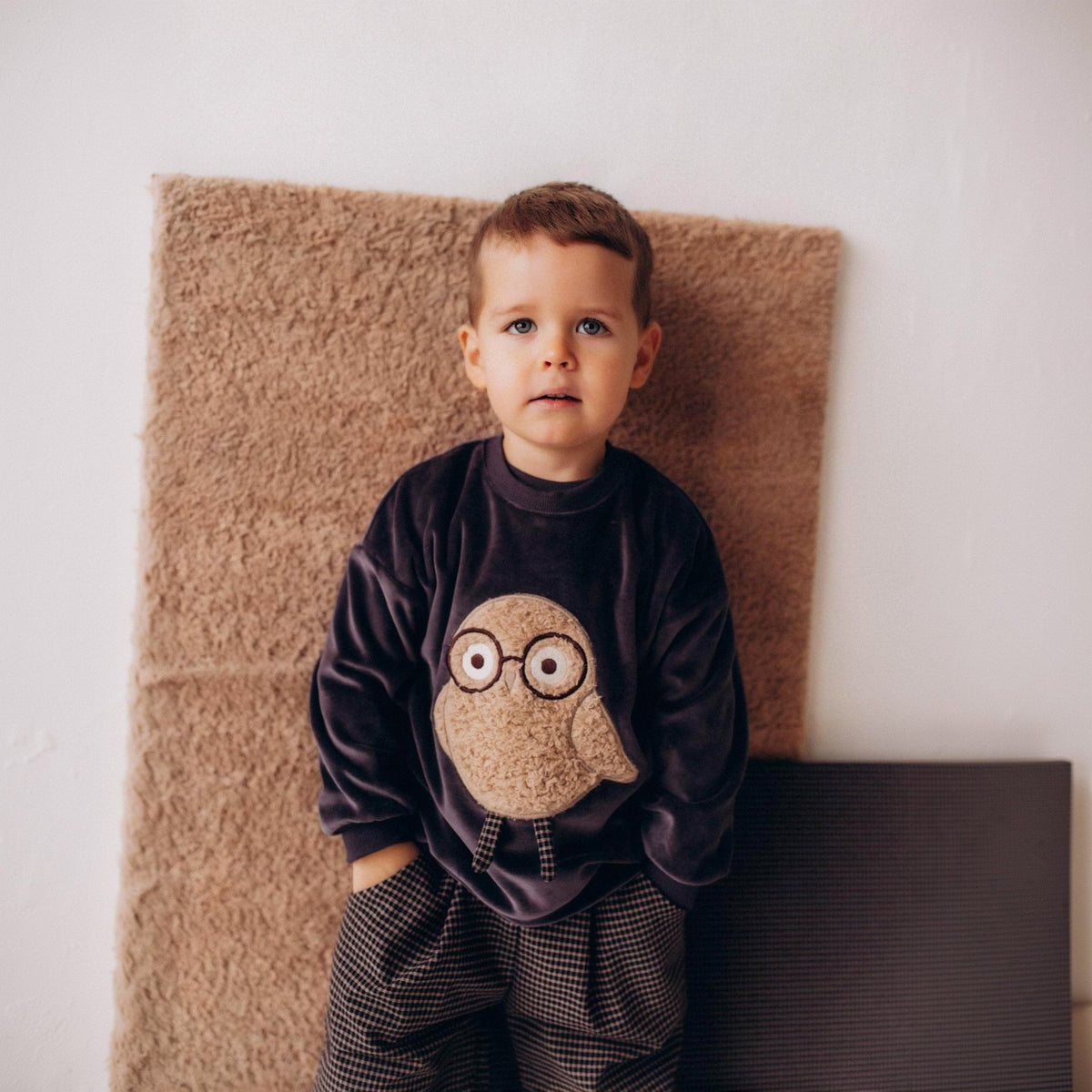 DŽEMPERIS AR IZŠUVUMU – GOTS – AW26